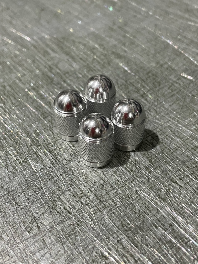 серебристый