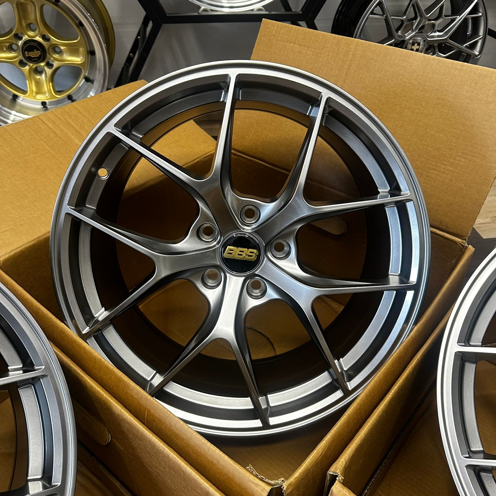 Комплект дисков BBS FI-R R18 8.5j ET35 5x112 (Hyper black) 4
