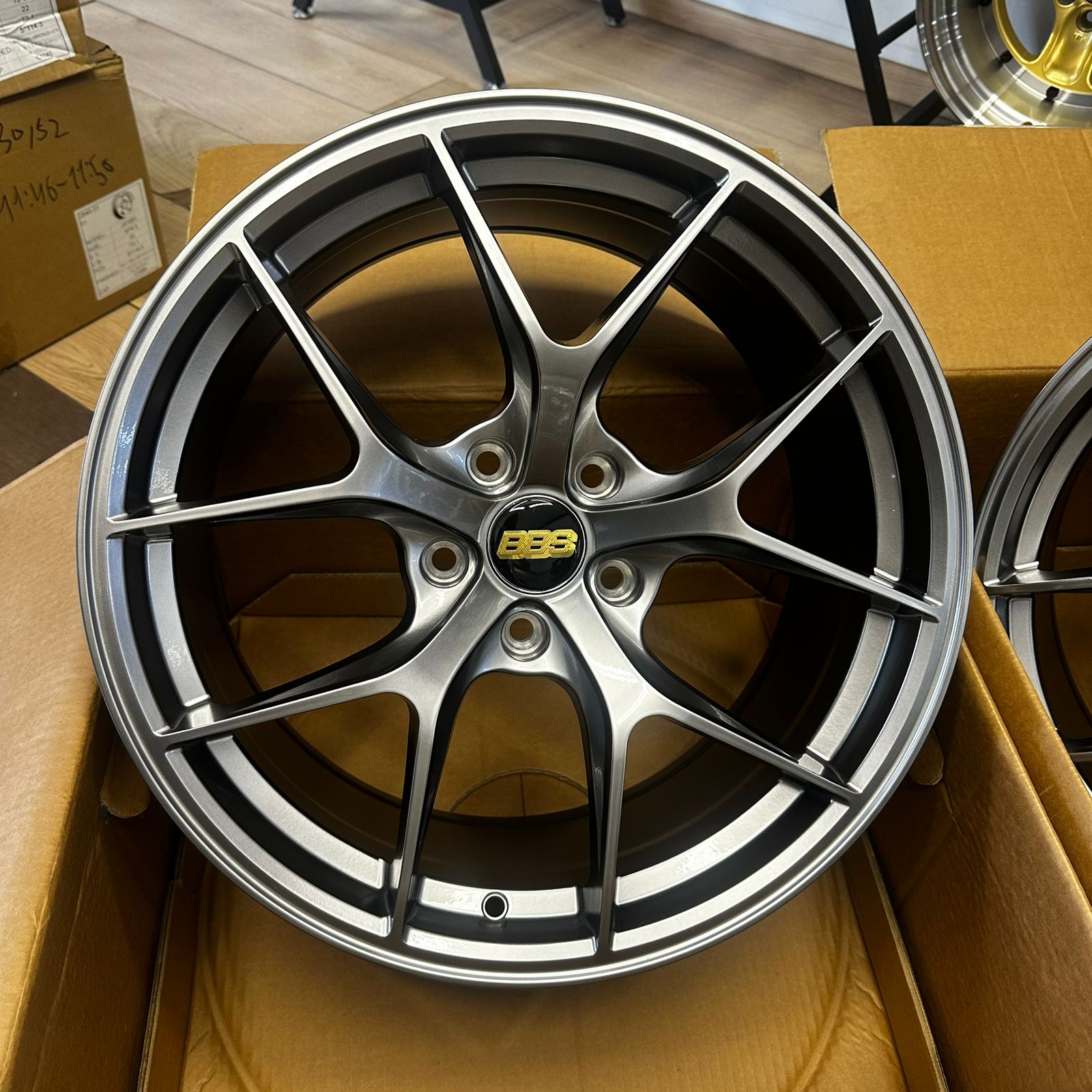 Комплект дисков BBS FI-R R18 8.5j ET35 5x112 (Hyper black) 6