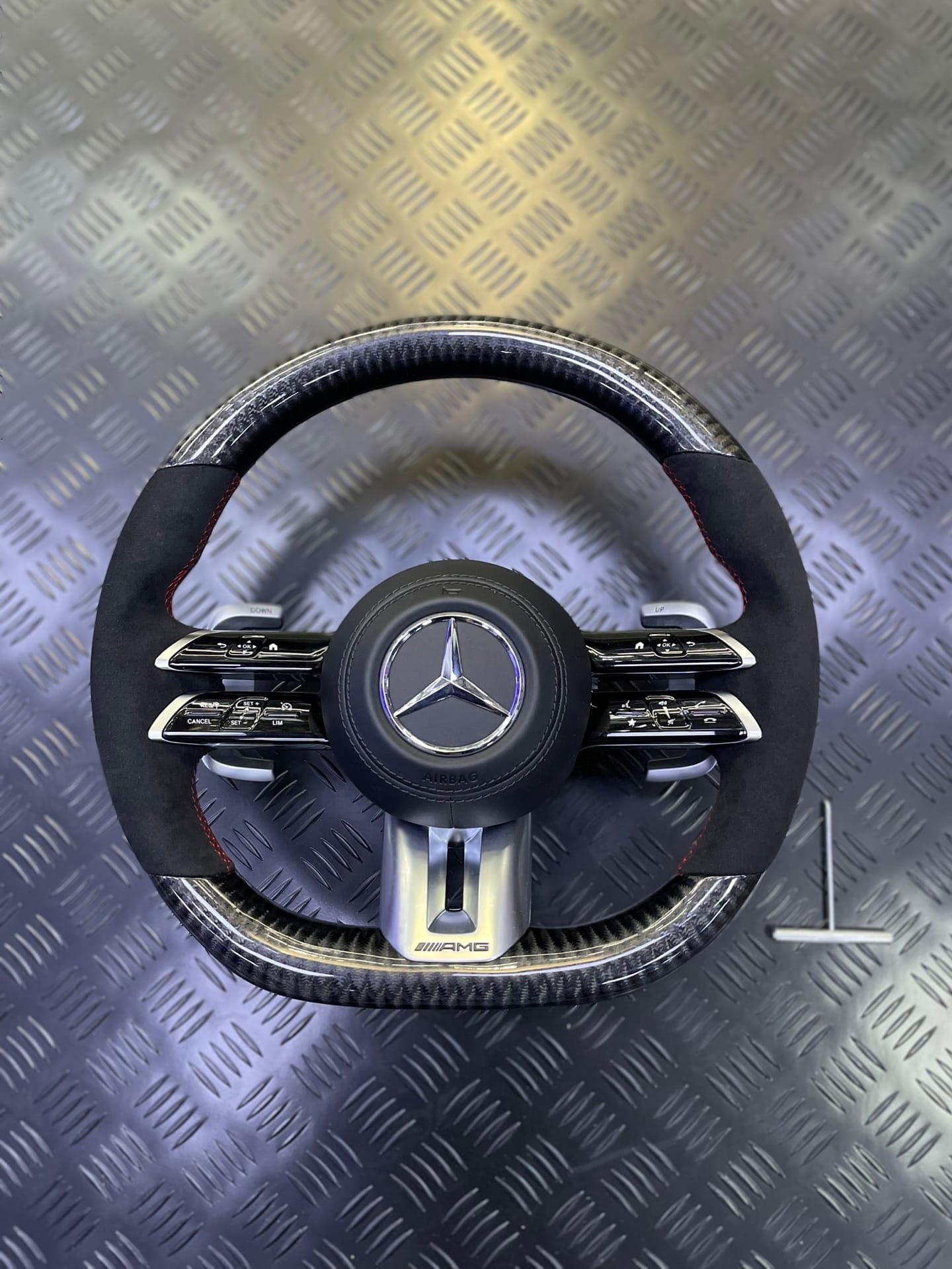 Руль AMG на Mercedes NEW style карбон + замша