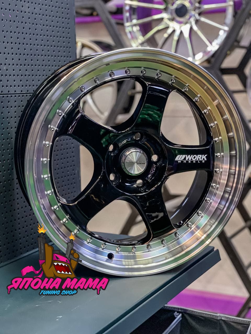 Комплект дисков WORK Meister S1R R18 8j ET35 5x114.3 (черные с хром полкой)