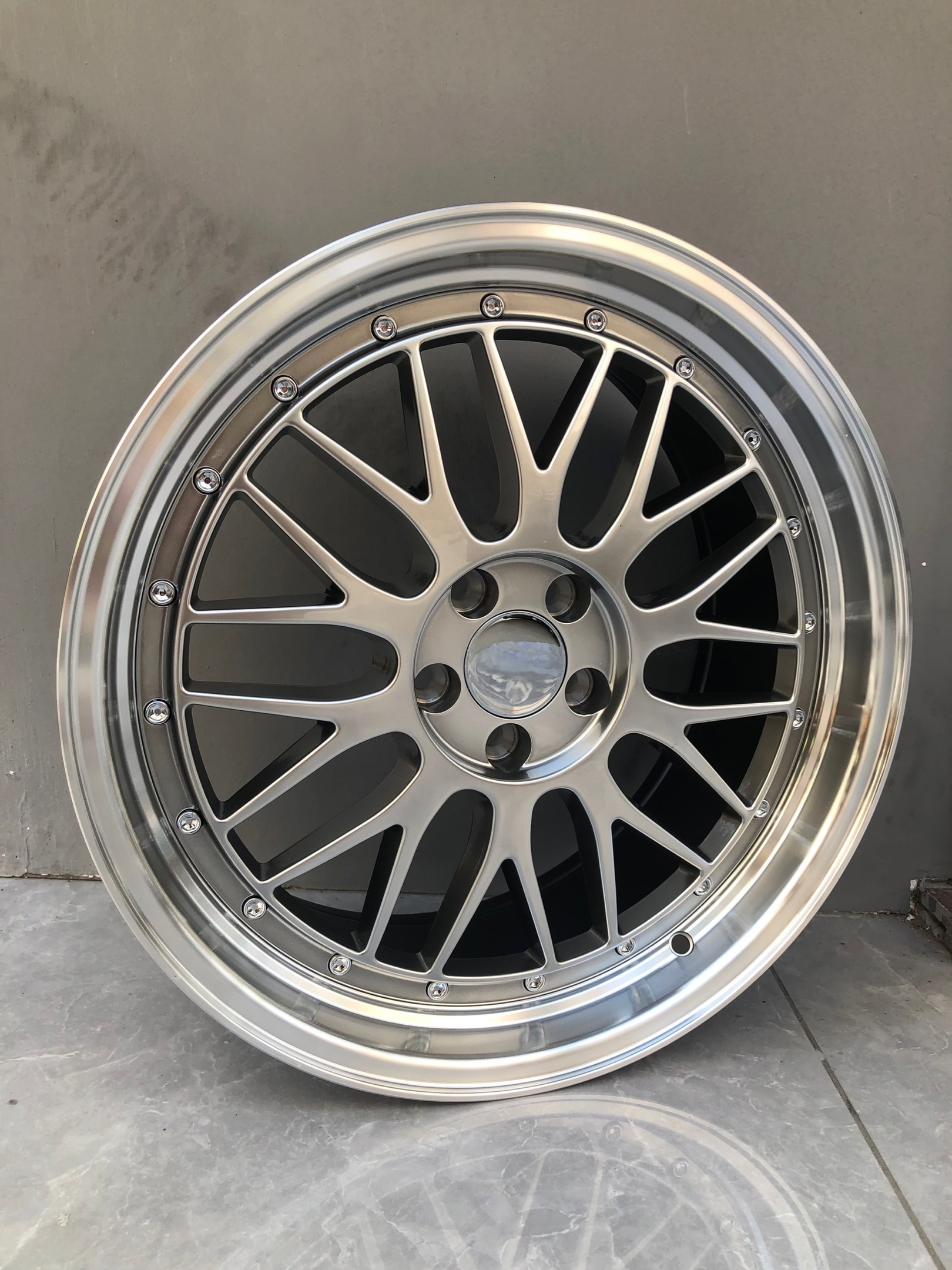 Комплект дисков BBS LM R19 8.5j ET33 5x114 (Hyper Black) 2