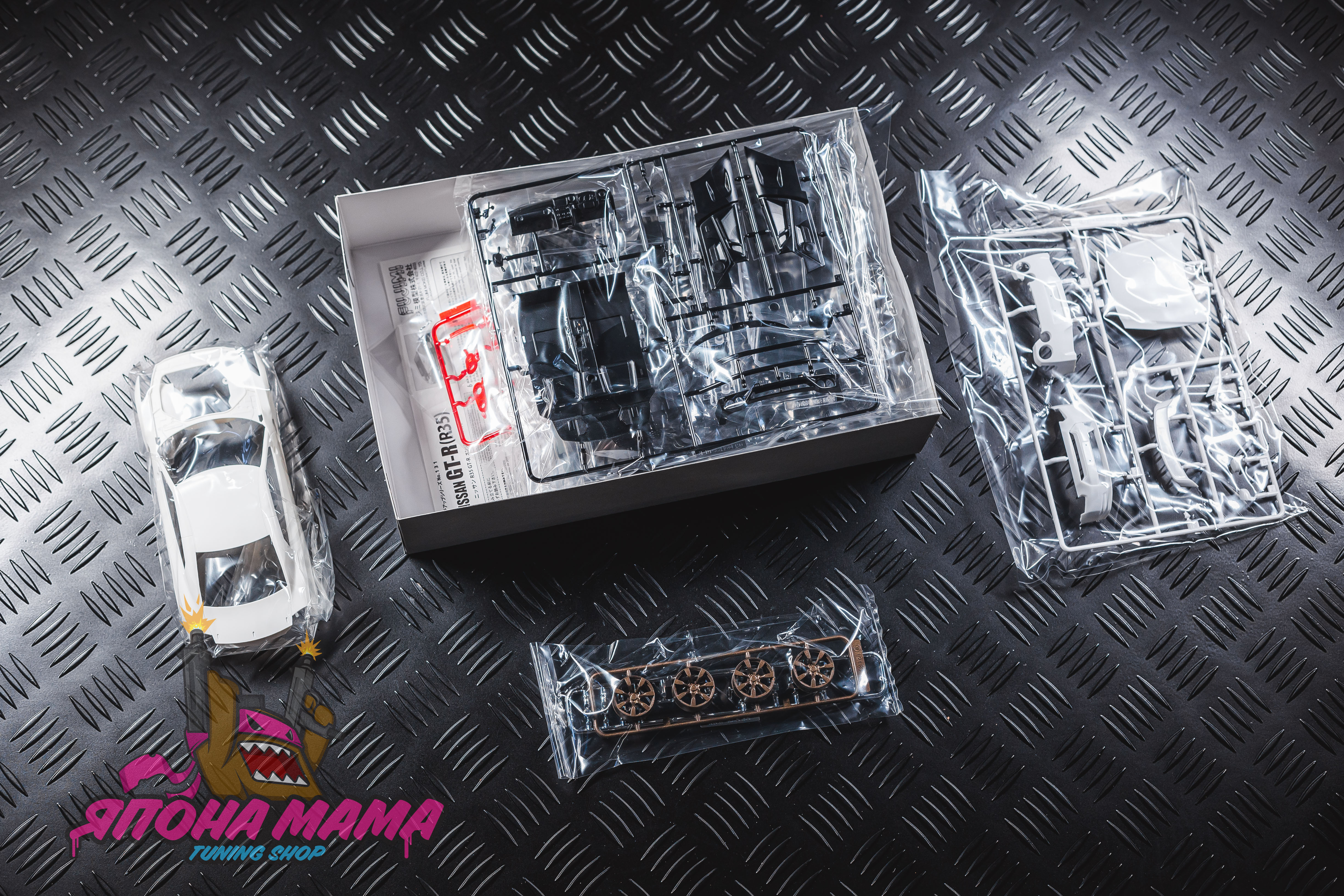 Сборная модель Nissan gtr r35 fujimi 2