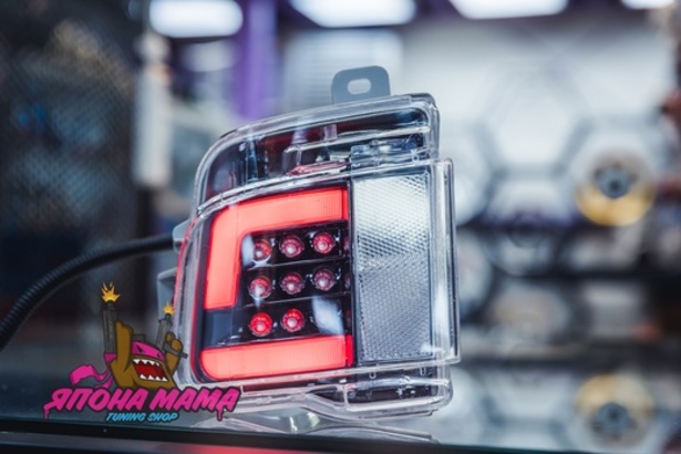 Туманки в задний бампер диодные LED Toyota Land Cruiser 200 2016+ (черные) 3