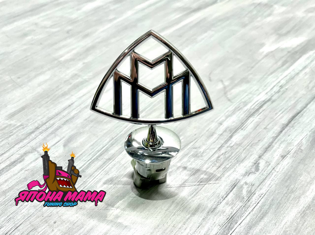 Значок, эмблема на капот Maybach