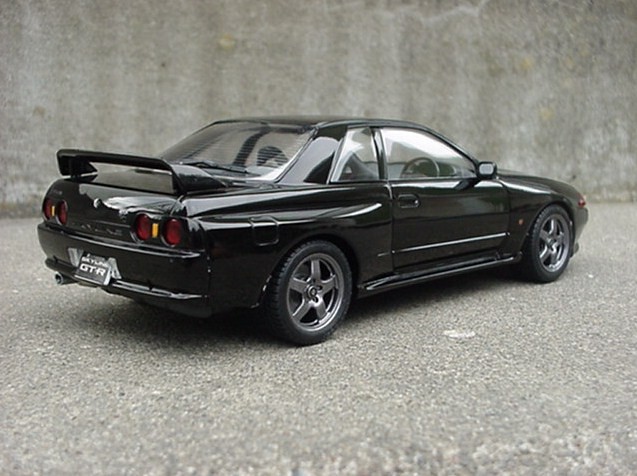Сборная модель NISSAN SKYLINE R32 GT-R 3