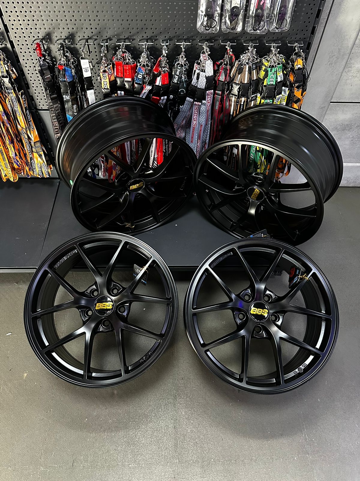 Комплект дисков BBS FI-R R18 8j ET40 5x100 (Черный матовый)