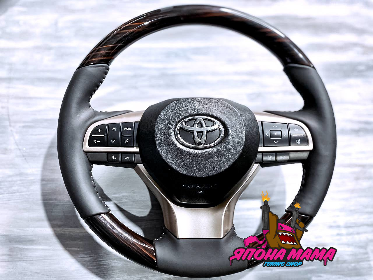 Руль для land cruiser 200 в стиле lexus lx дерево (белая строчка)