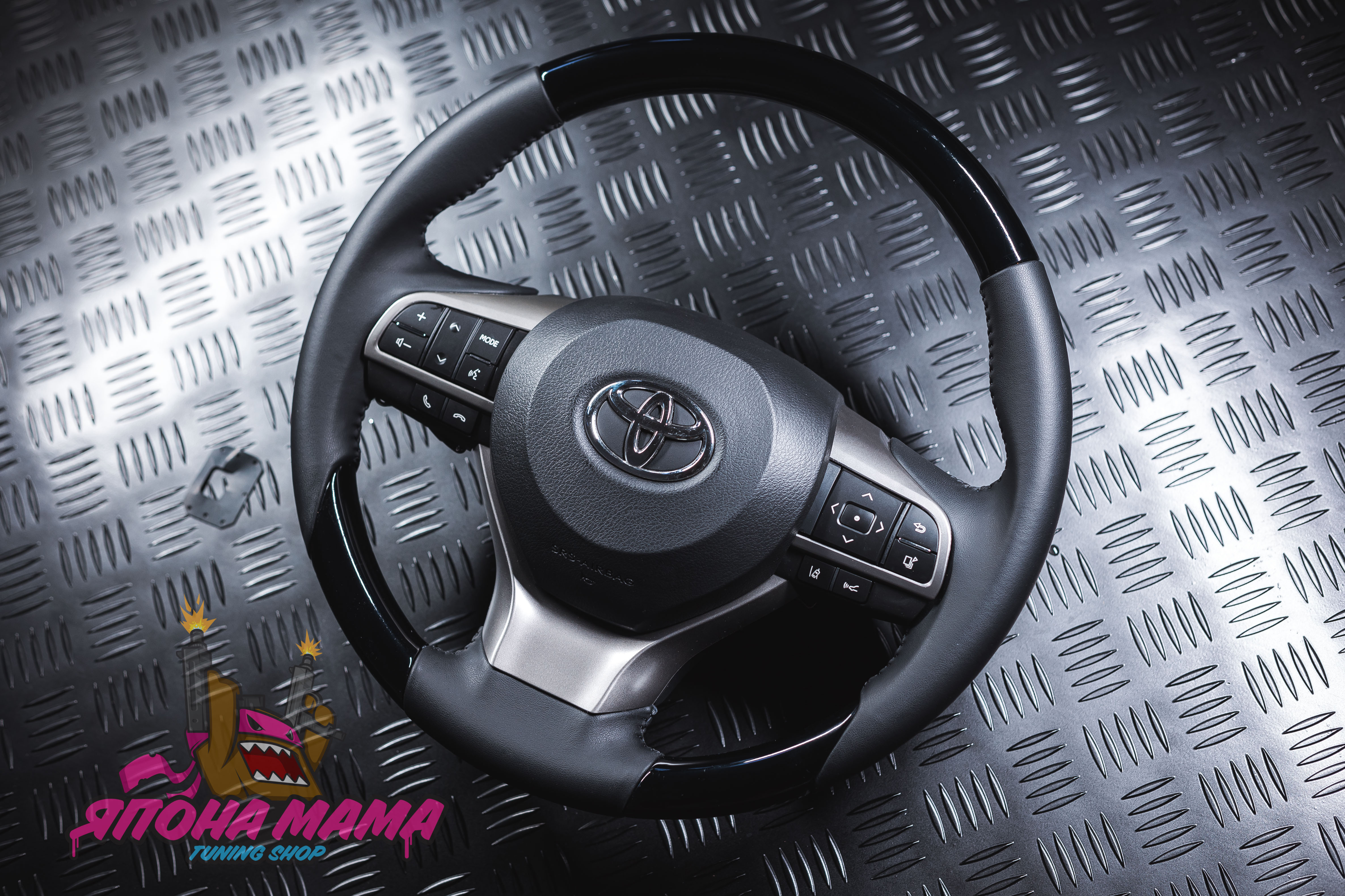 Руль для Land Cruiser 200 в стиле Lexus lx черный 1