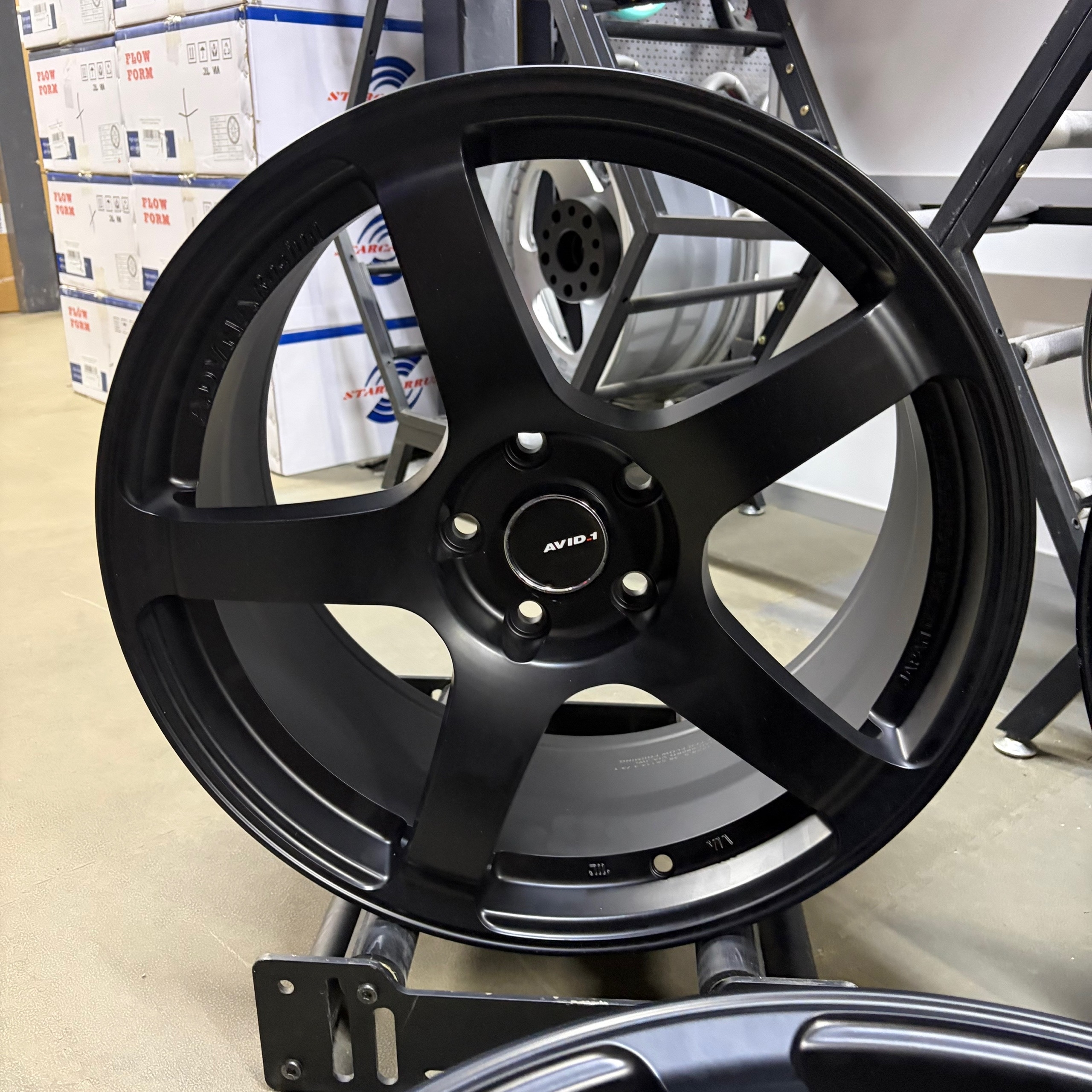 Комплект дисков Advan GT R18 8.5J ET38 5x114.3 (black) 3