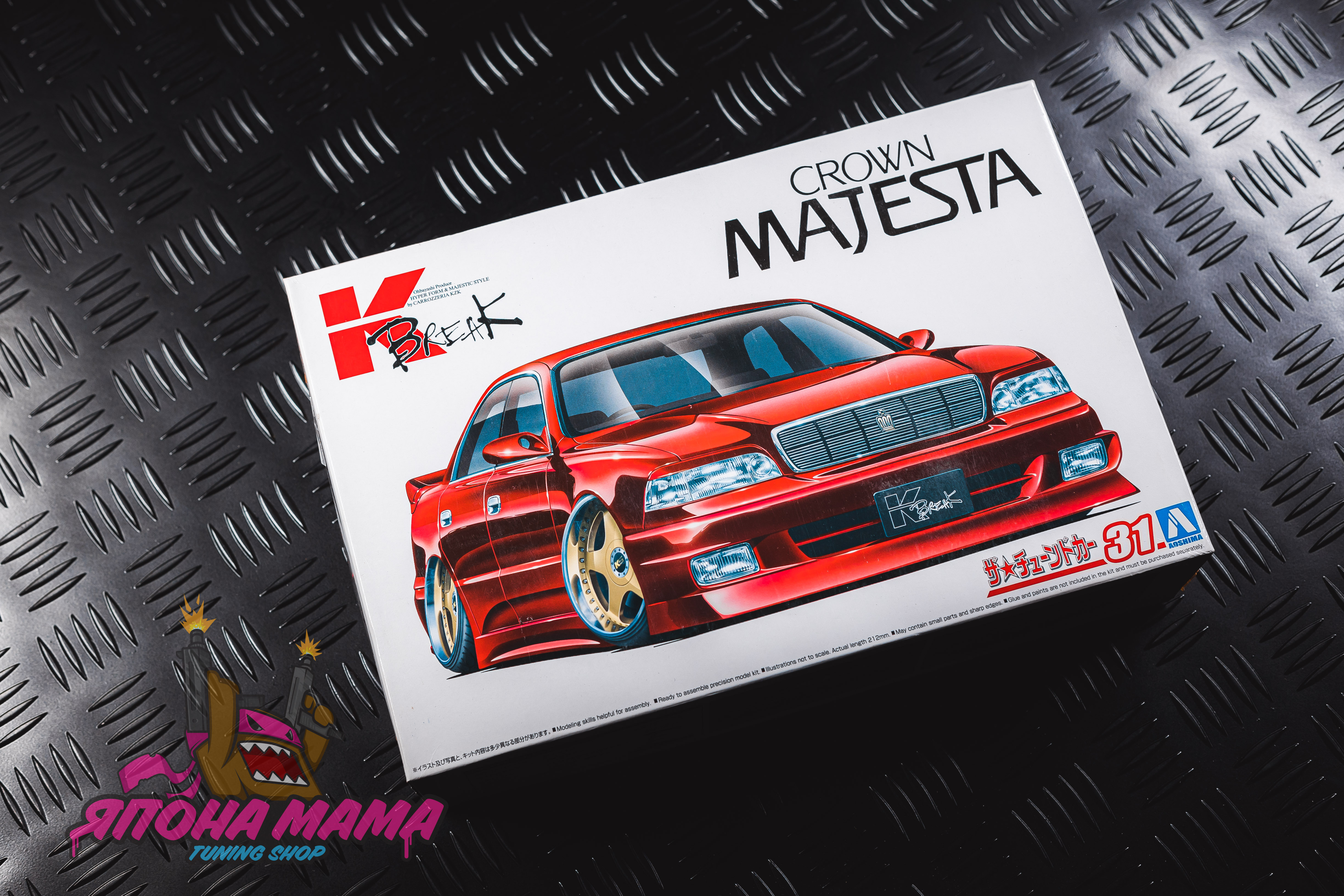 Сборная модель Toyota K-BREAK UZS141 MAJESTA `91 1