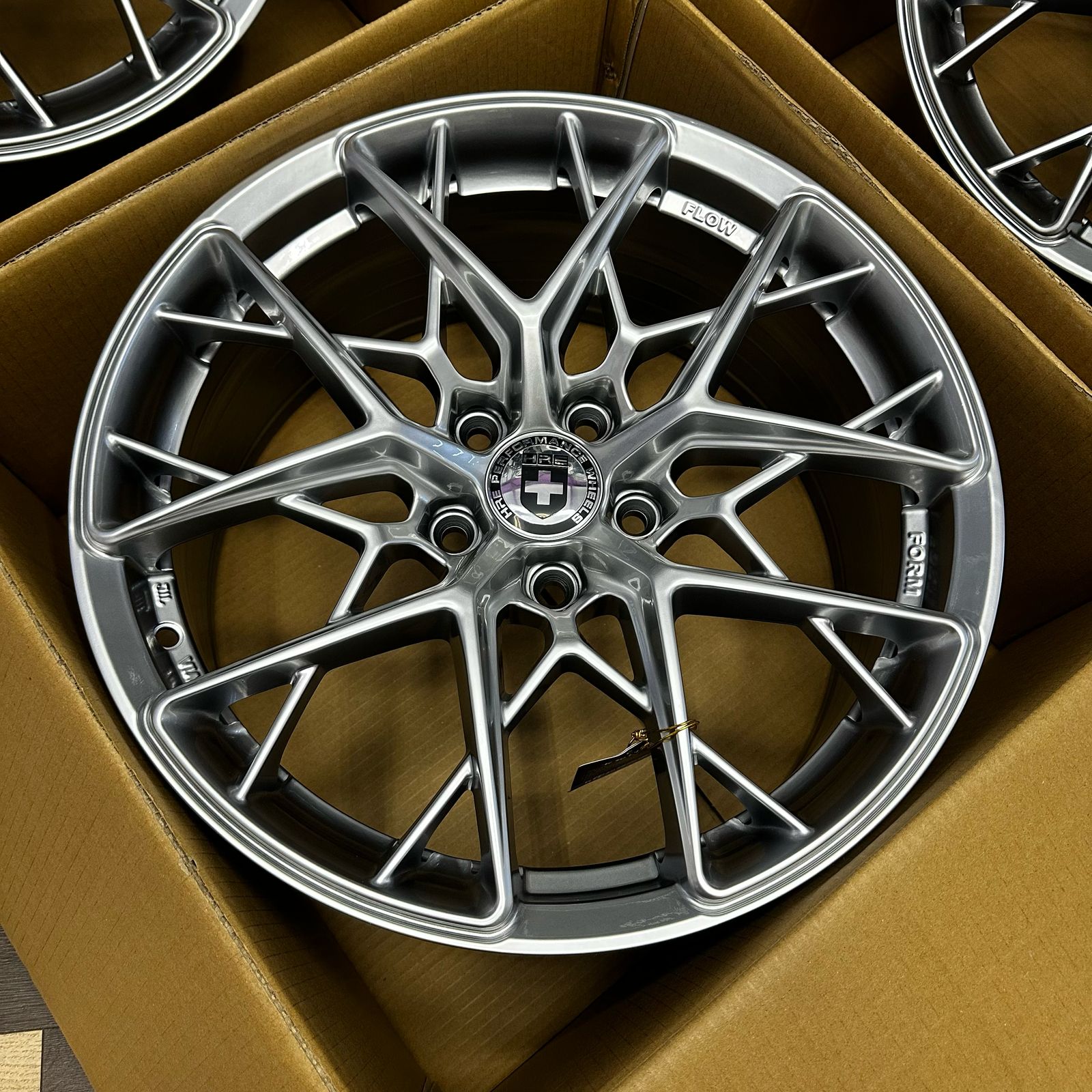 Комплект дисков HRE FF10 R18 8J ET38 5x114.3 ( Hyper black) 2