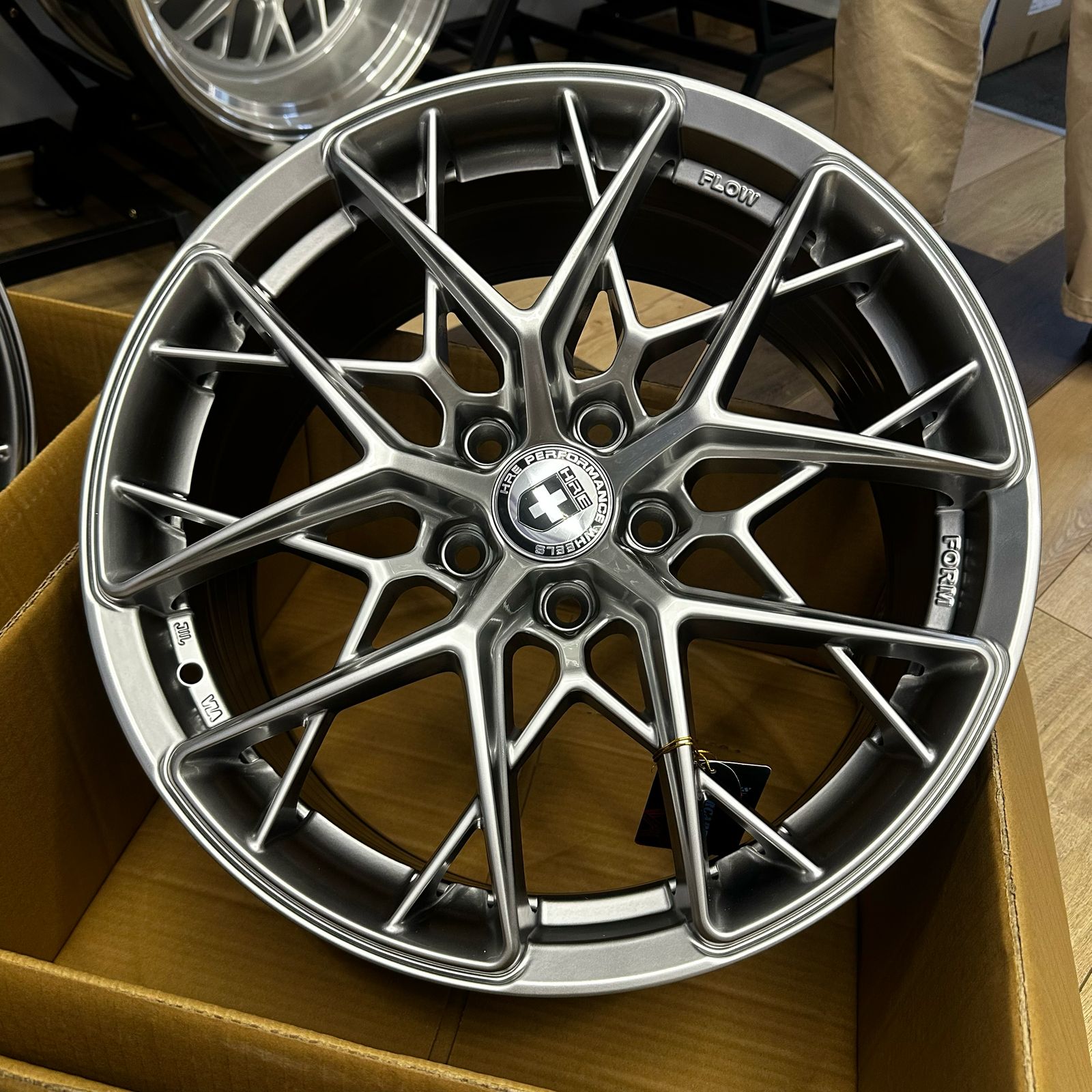 Комплект дисков HRE FF10 R18 8J ET38 5x114.3 ( Hyper black) 5