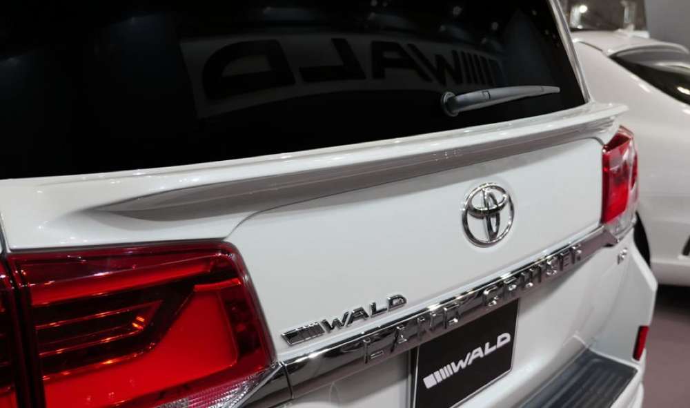 Спойлер Wald для Toyota Land Cruiser 200 2015+
