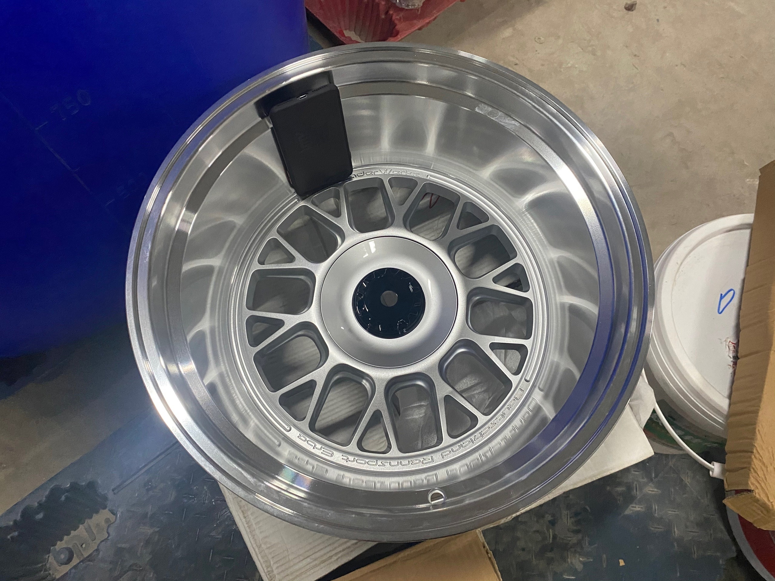 Комплект дисков BBS с жирной полкой R18, 9.5J et -30 / 11J et -40, 5x120