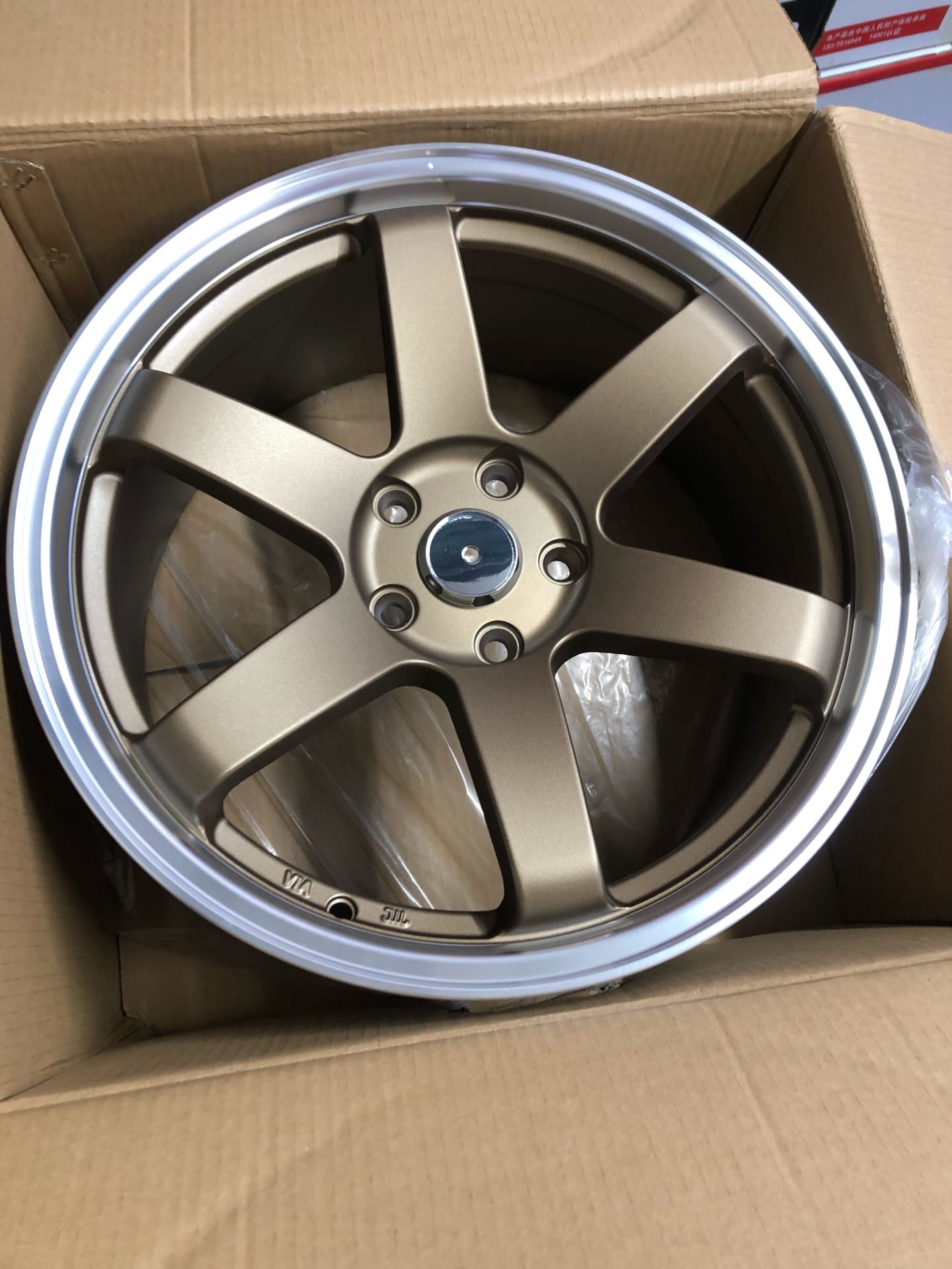 Комплект дисков Volk Racing TE37 R18 8.5j ET35 5x114.3 (бронзовые с хром полкой)