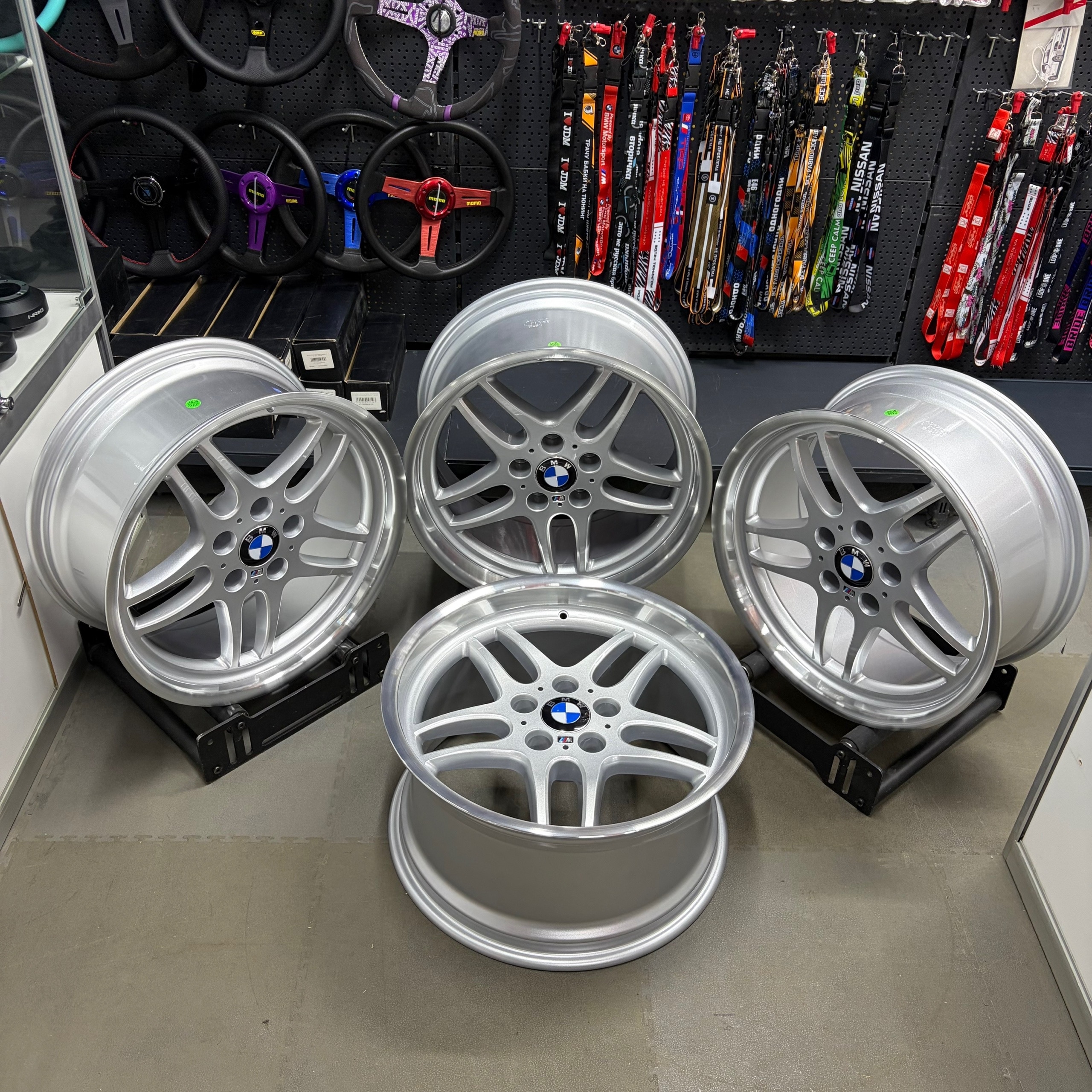 Комплект разношироких дисков 37 style R18 5x120 8J ET13, 9.5J ET20 1
