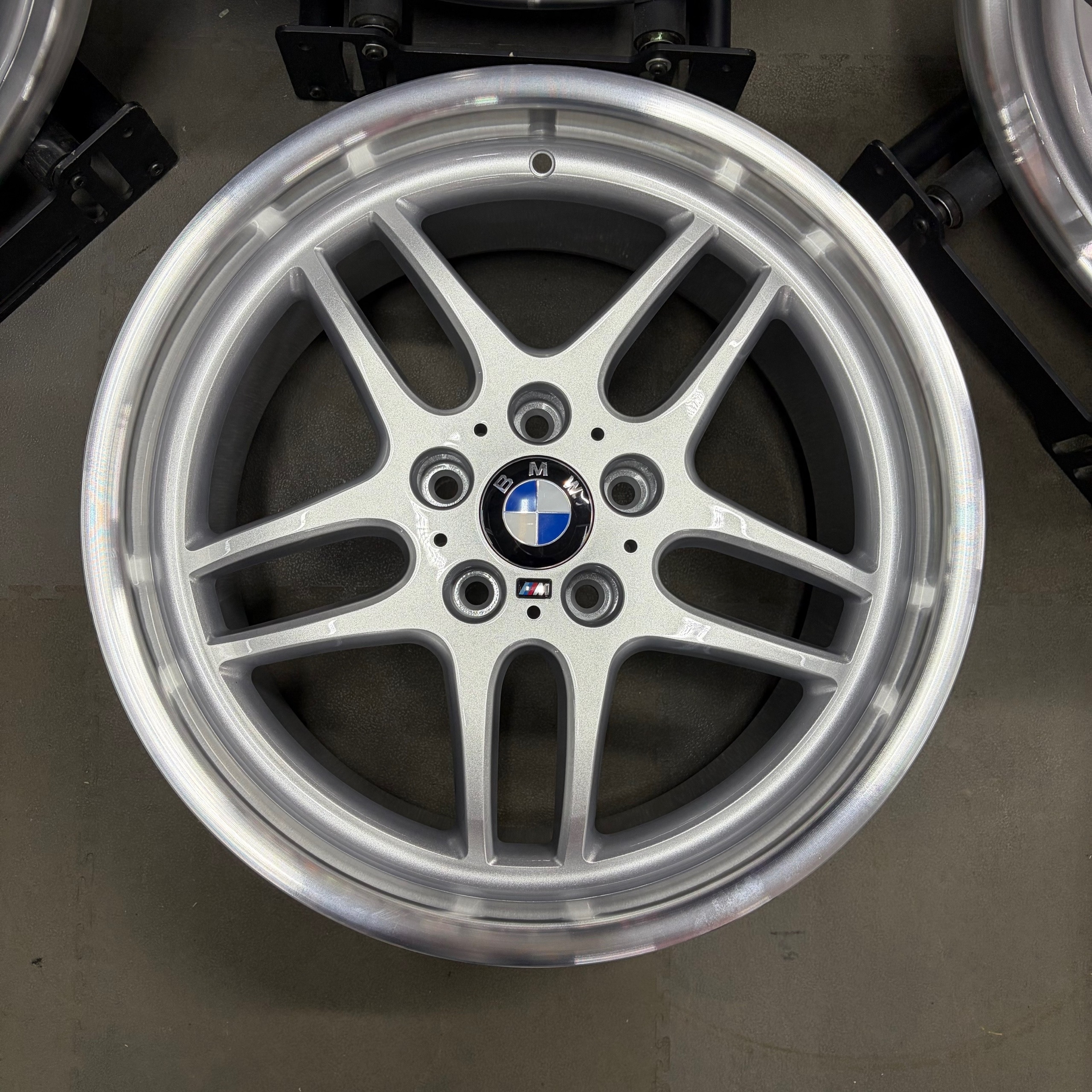 Комплект разношироких дисков 37 style R18 5x120 8J ET13, 9.5J ET20 5