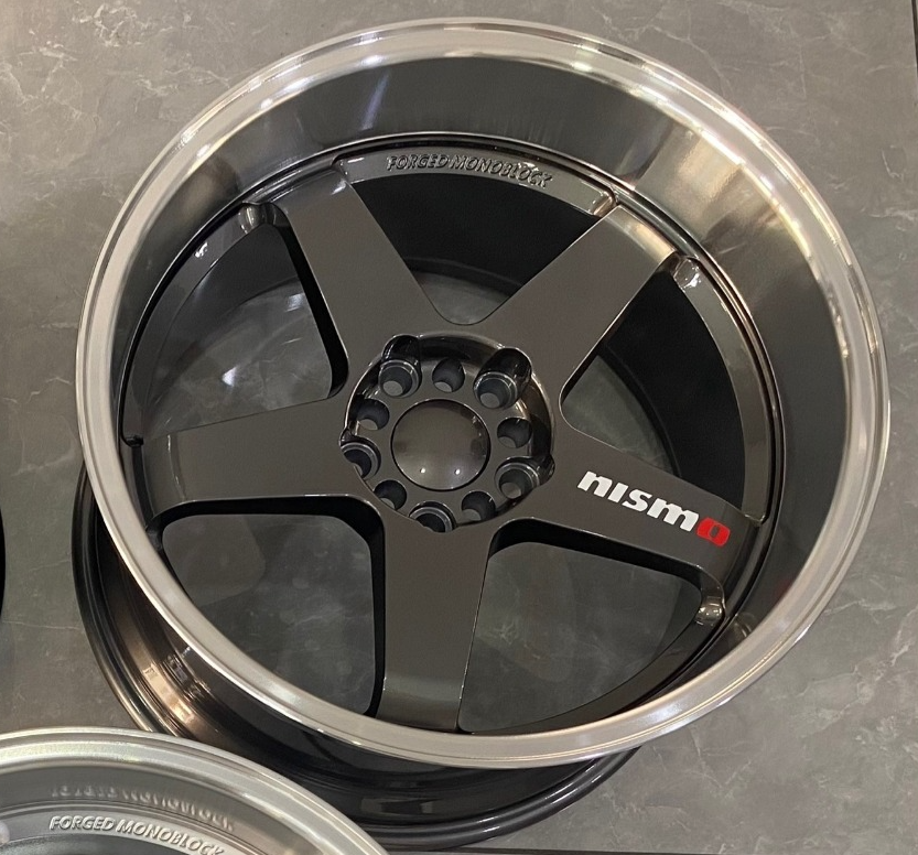 Комплект дисков Nismo LM R18 9.5J ET12 5x114.3 2
