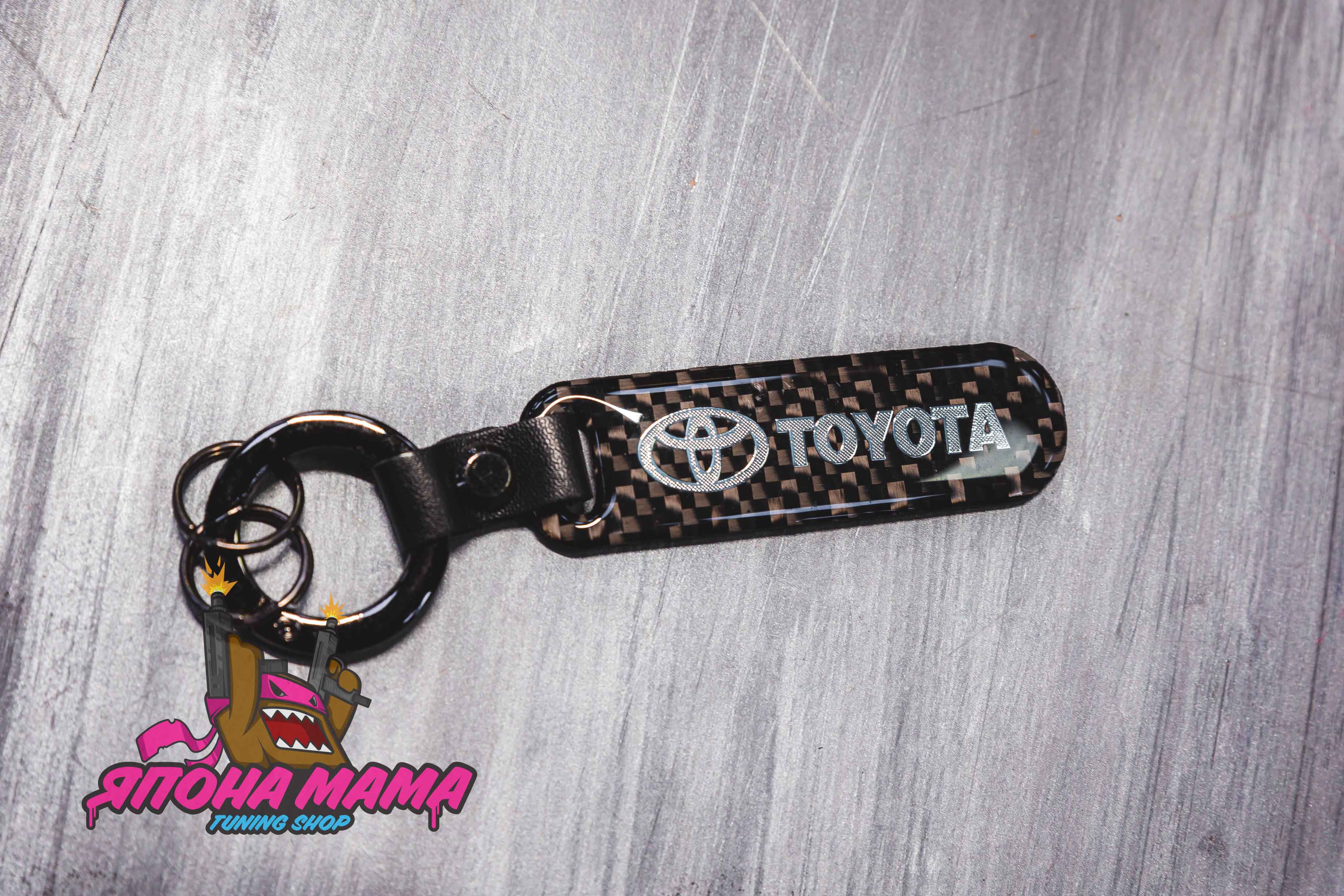 Брелок карбоновый Toyota (Серебристый)