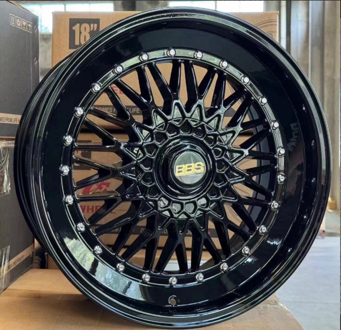 Комплект дисков BBS RS R18 8.5j ET30 5x112 (полностью черные)