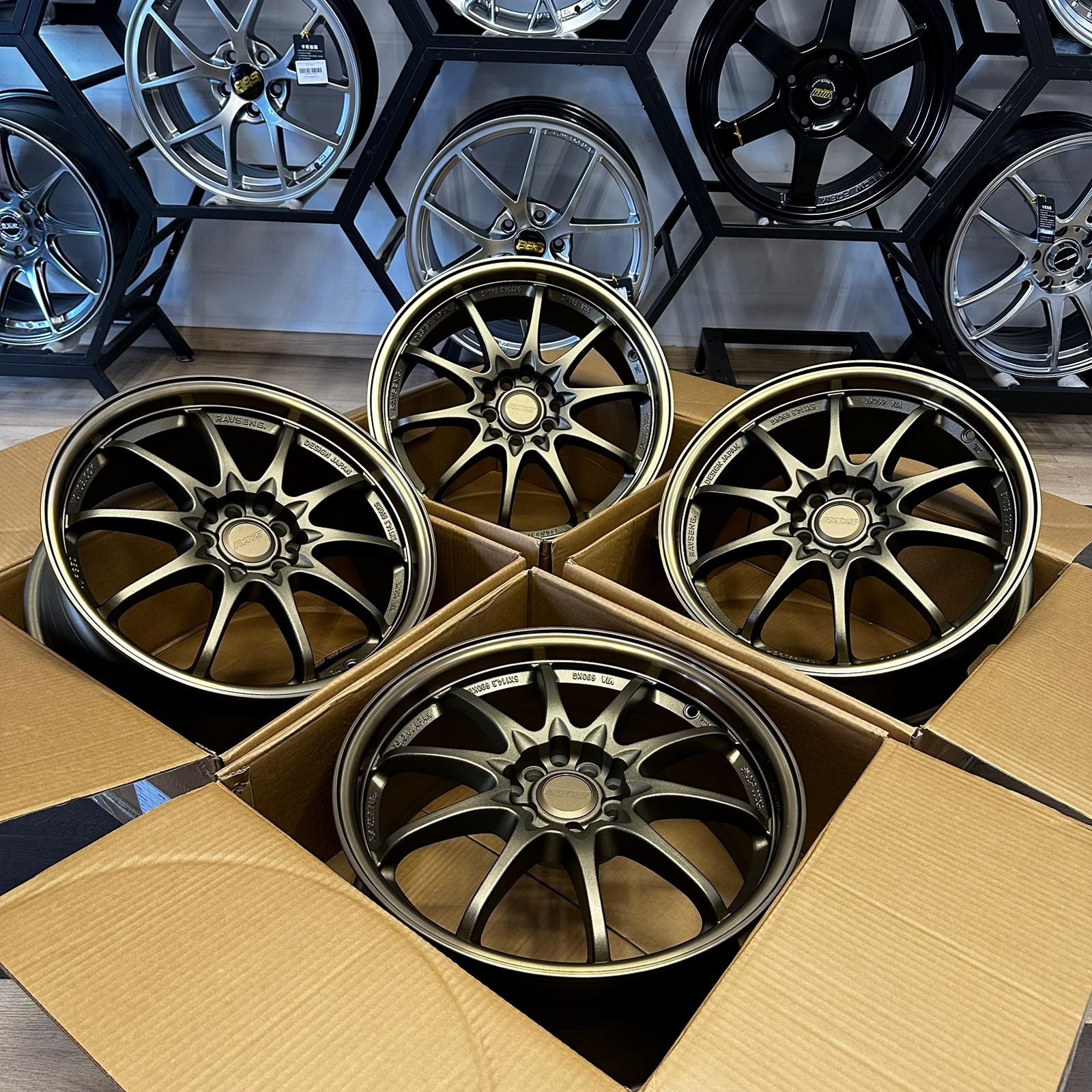 Комплект дисков RAYS Volk Racing CE28 R17 7.5j ET40 5x100/5x114.3 (бронзовые) 1