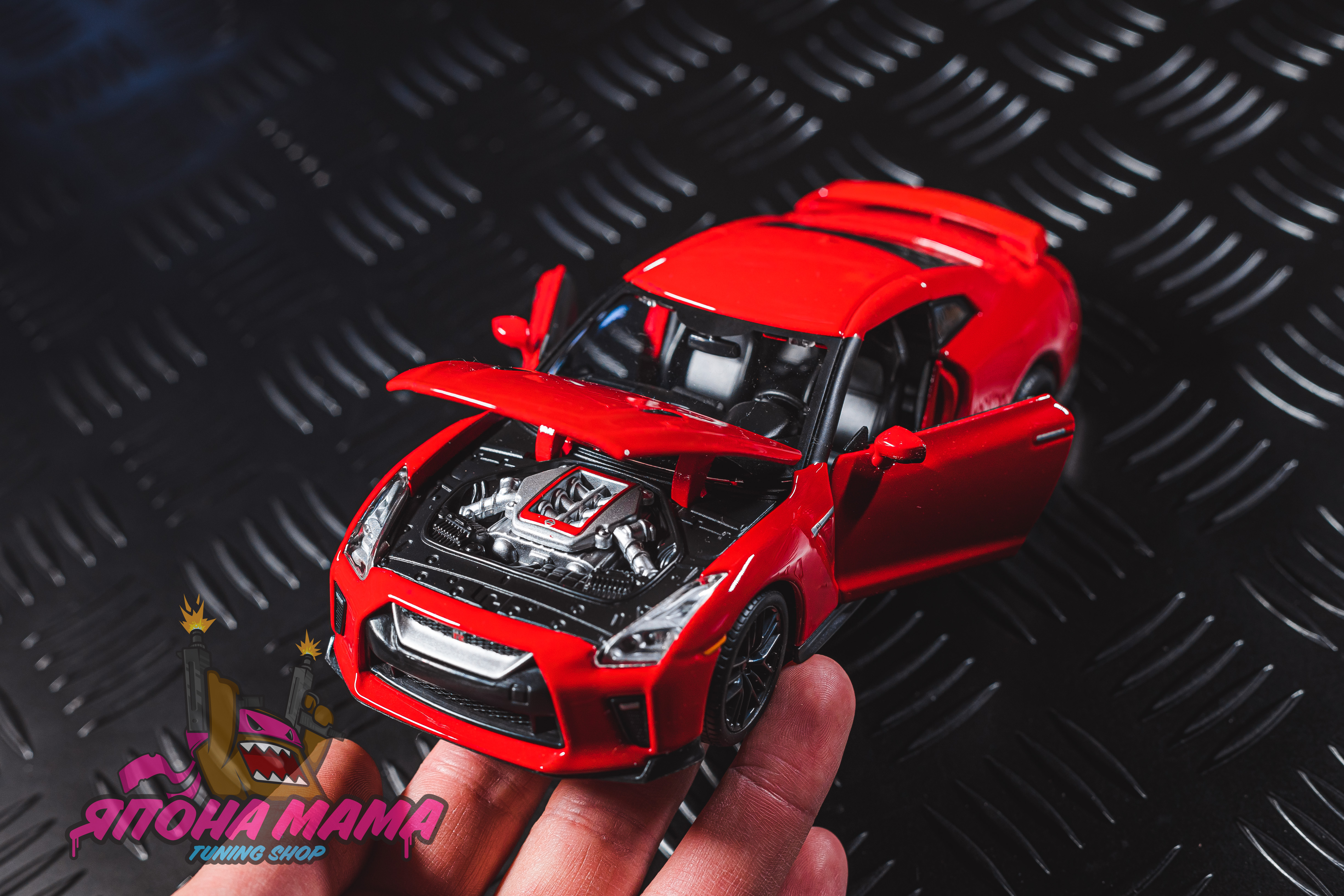 Металлическая модель Nissan GTR 2