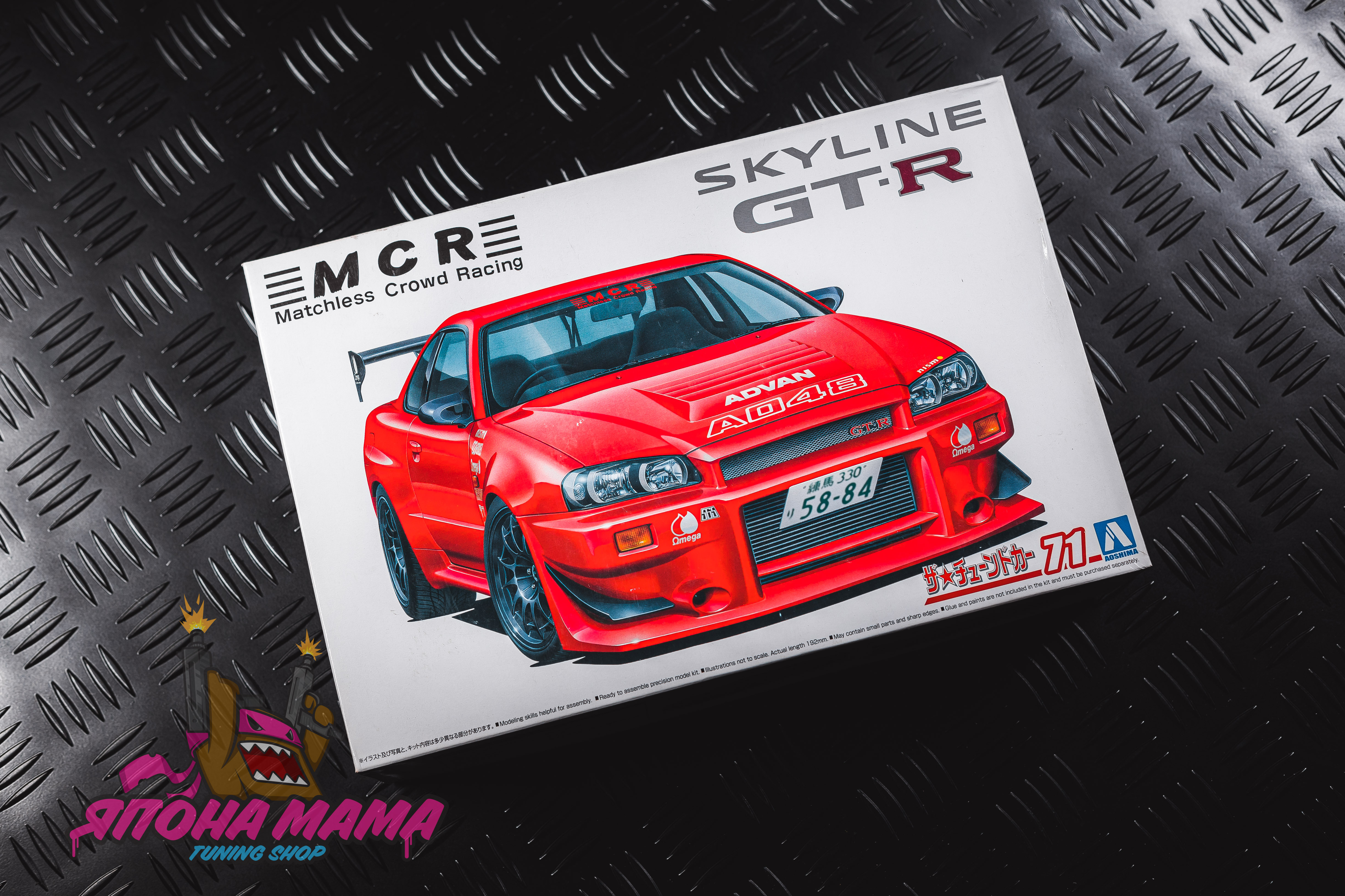 Сборная модель NISSAN SKYLINE BNR34 GT-R MCR 1