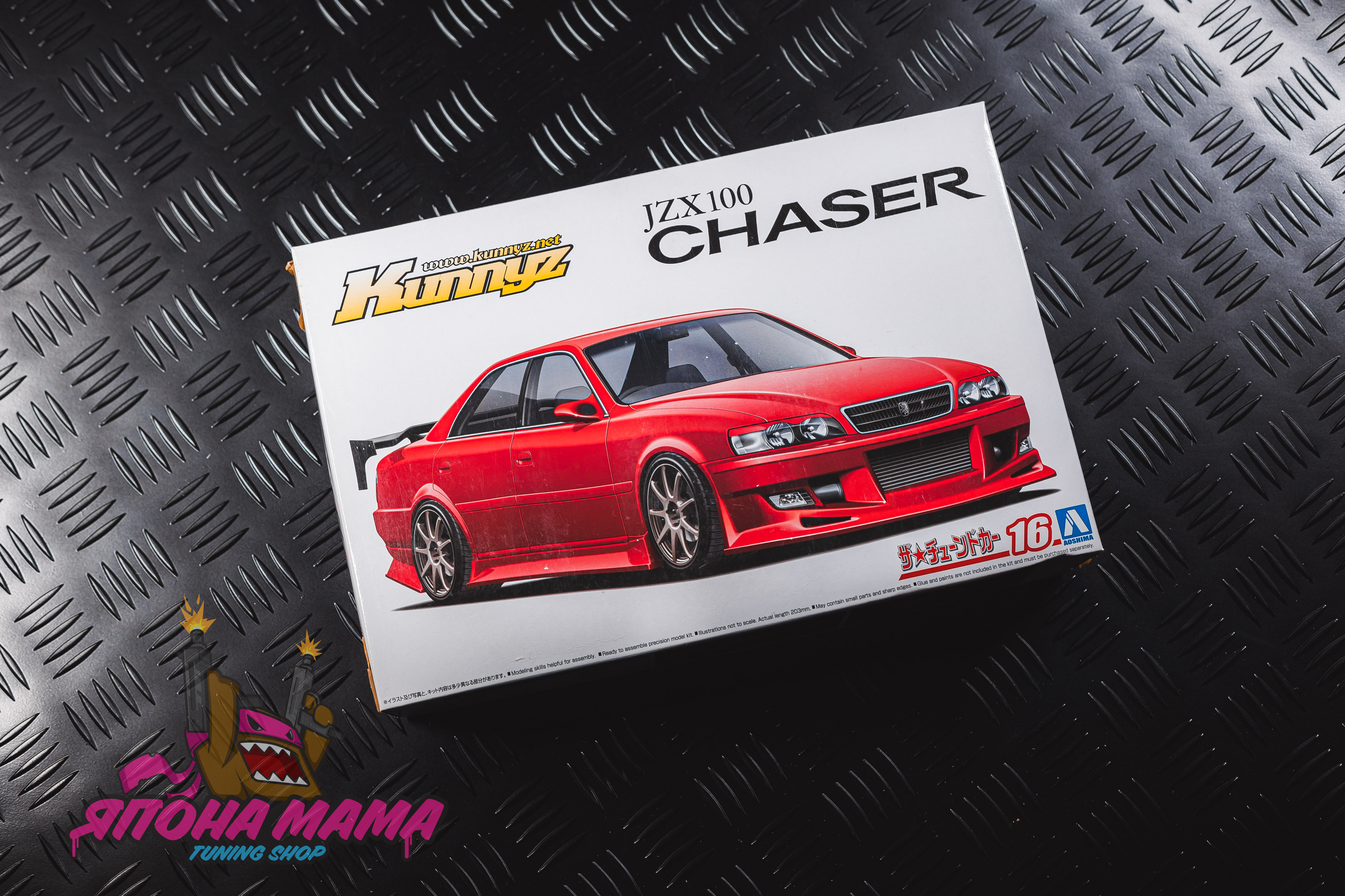 Сборная модель TOYOTA CHASER JZX100 TOURERV В ОБВЕСЕ KUNNY`Z