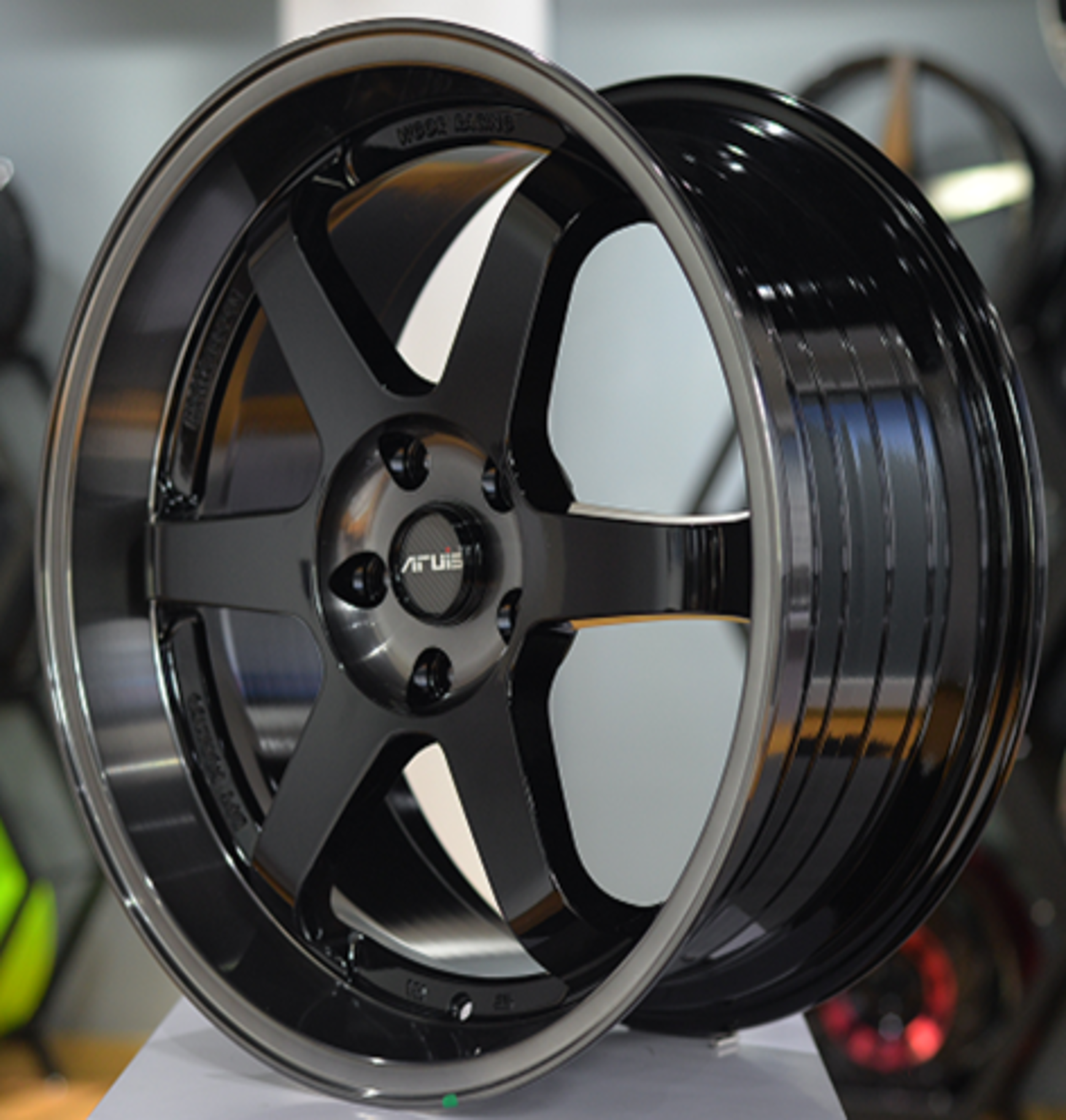 Комплект дисков Volk Racing TE37 R18 8j ET35 5x114.3 с темной полкой (черные)