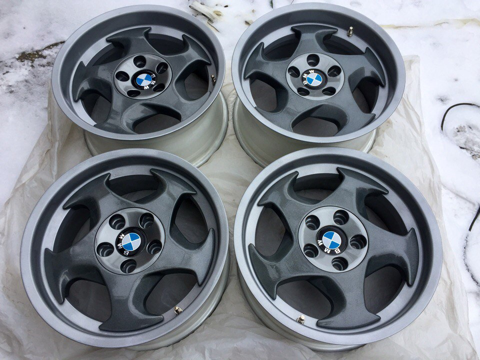 Комплект разношироких дисков 21 style R17 5x120 8J ET20, 9J ET22 (hyper black)