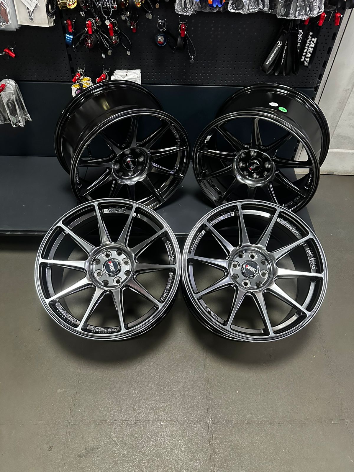 Комплект дисков XXR 527 R17 8j ET35 4x100 / 114.3 (hyper black)