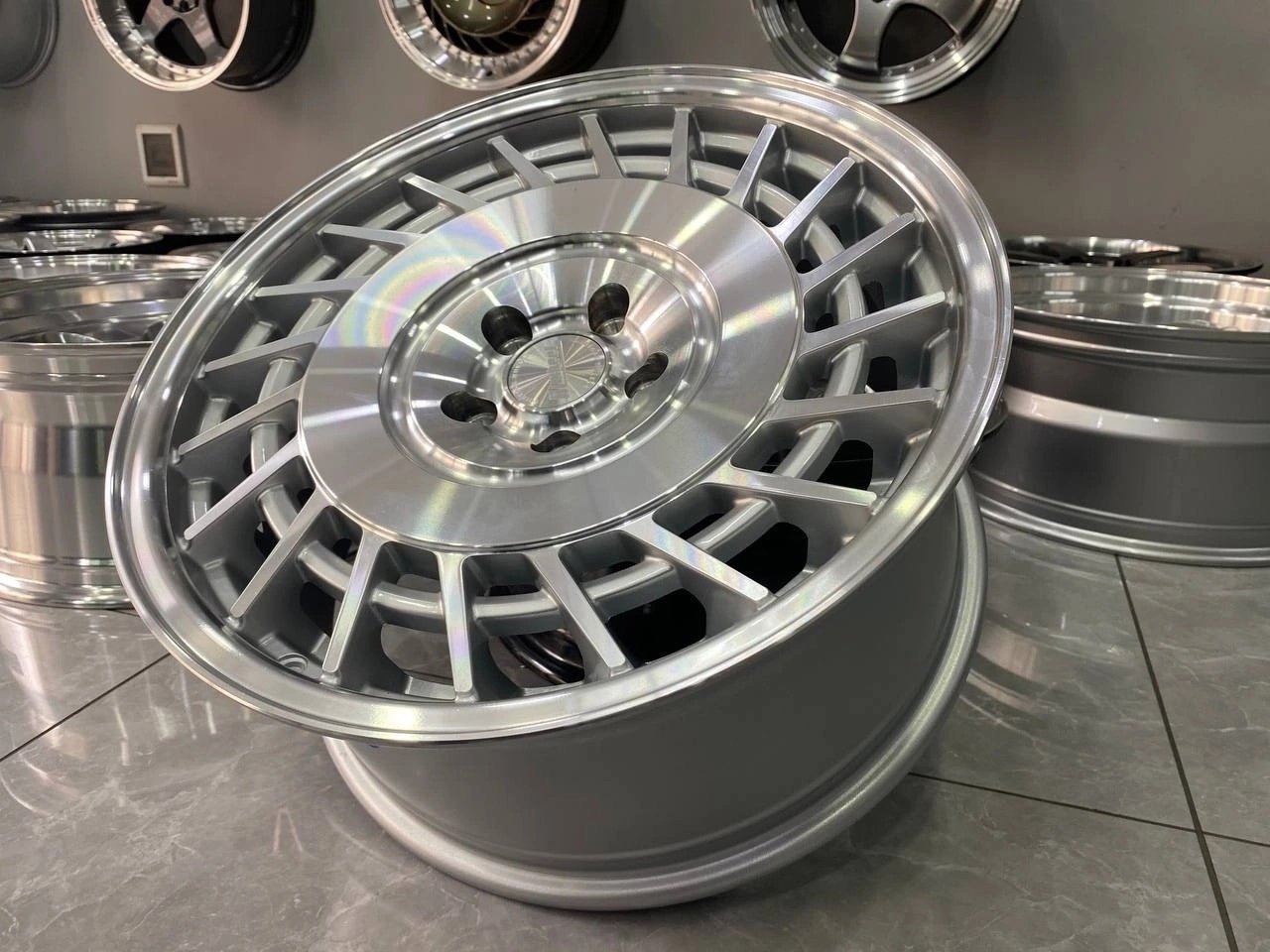 Комплект разношироких дисков Messer style R18 8.5j / 9.5j ET35 5x114.3
