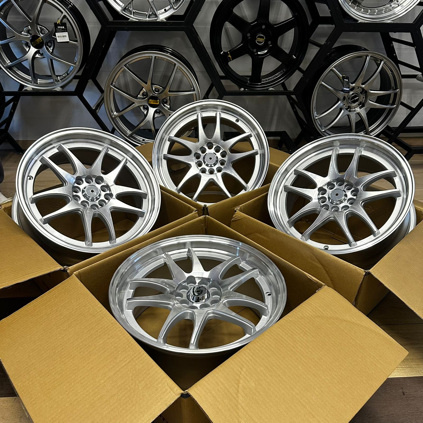 Комплект дисков Work Emotion CR2P с полкой R17 8j ET35 5x100/5x114.3 (анодированные)