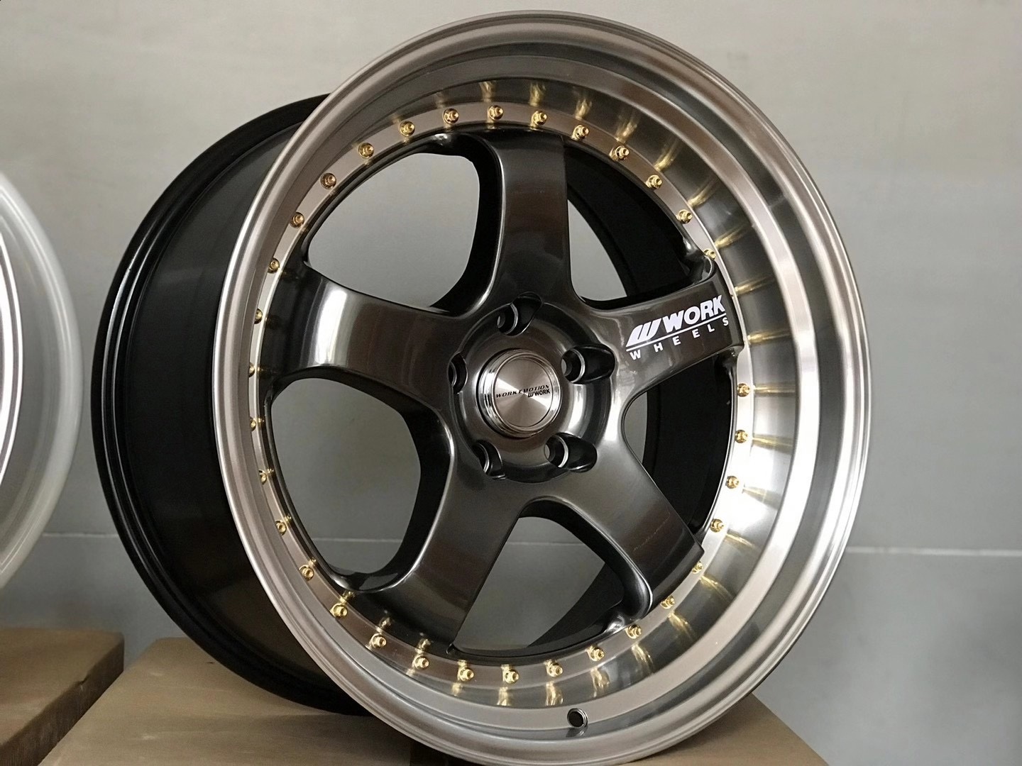 Комплект дисков Work Meister S1 R18 9.5J ET22 5x108 73.1