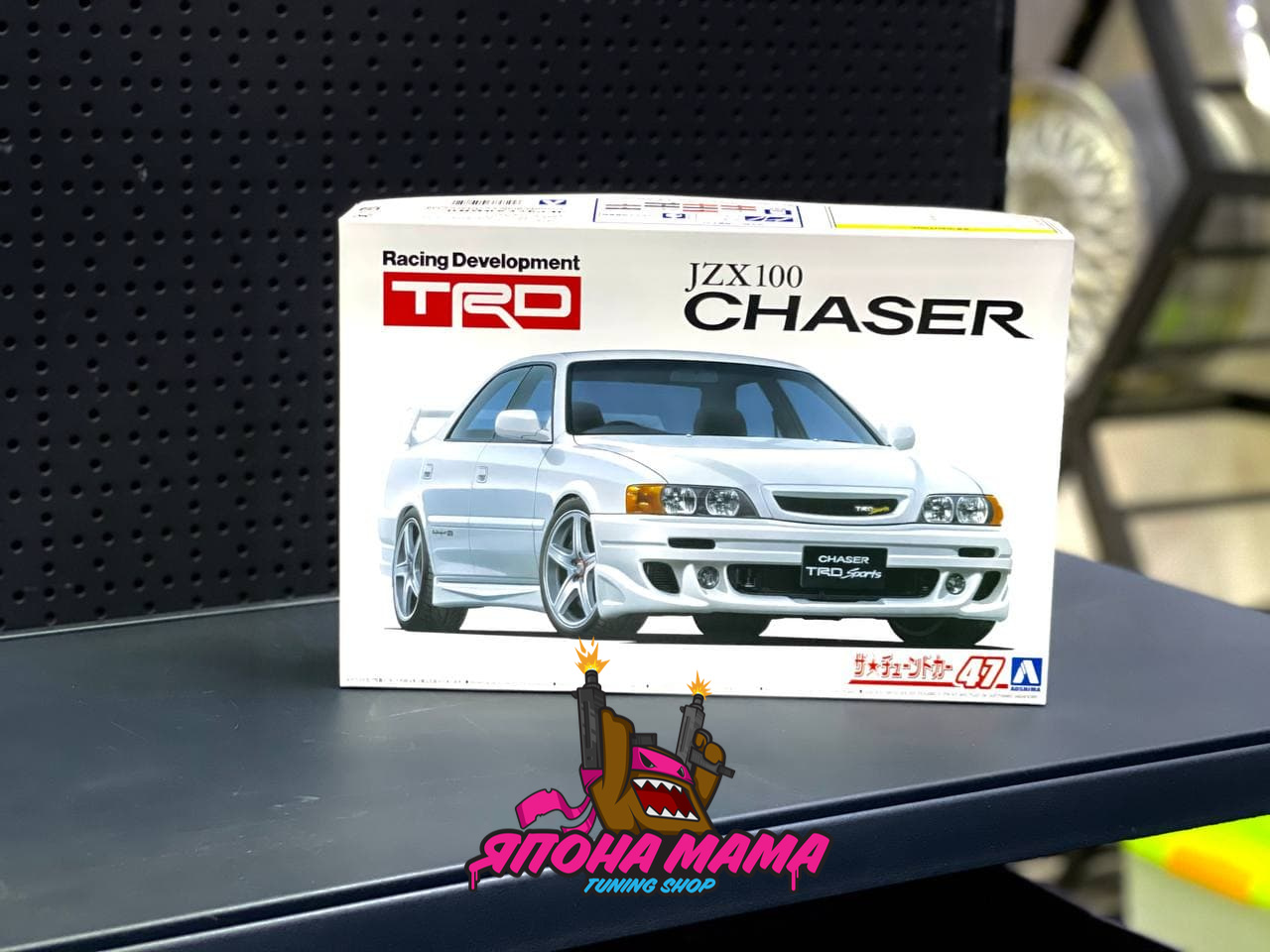 Сборная модель Toyota Chaser JZX100 в тюнинге TRD