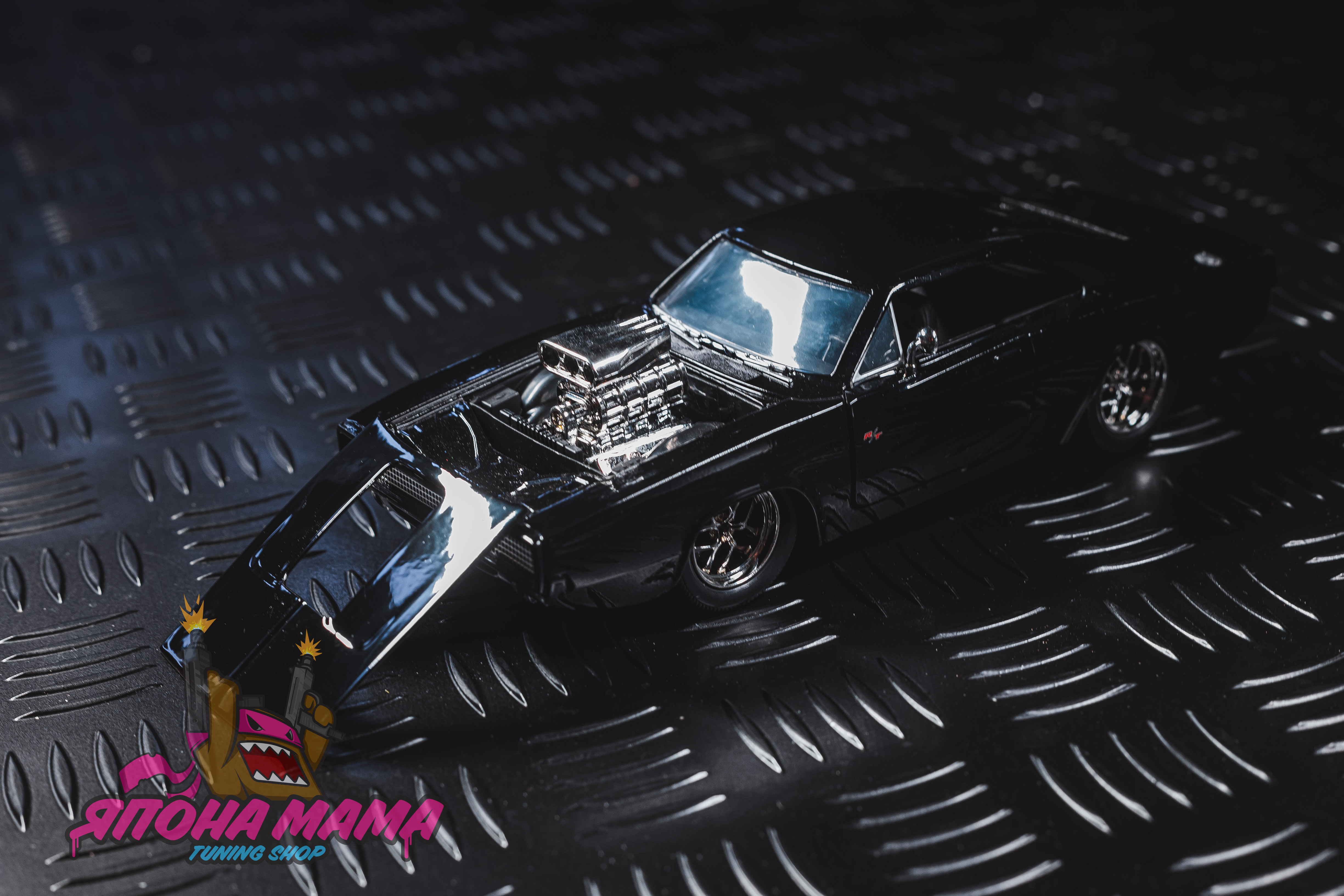 Металлическая модель Fast & Furious Dom's Dodge charger R/T 2