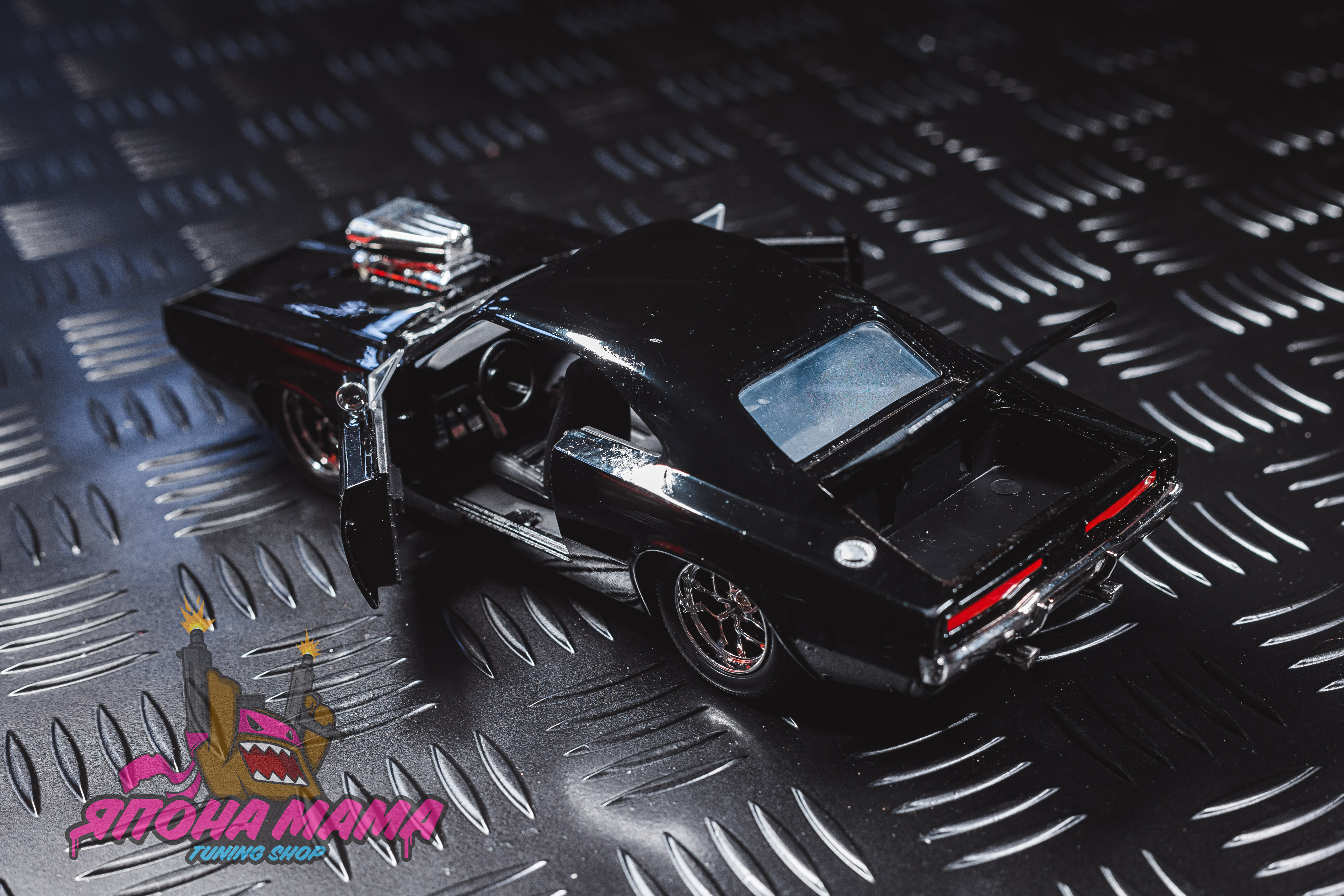 Металлическая модель Fast & Furious Dom's Dodge charger R/T 3