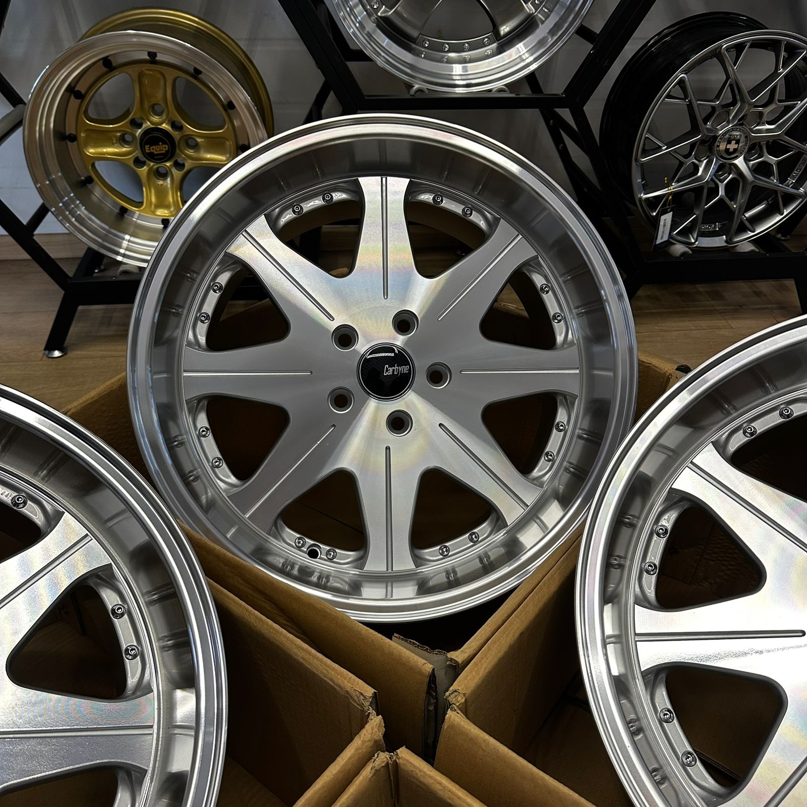 Комплект редких дисков Leon Hardiritt Waffe R18 9.5j ET30 5x114.3 с полкой 5