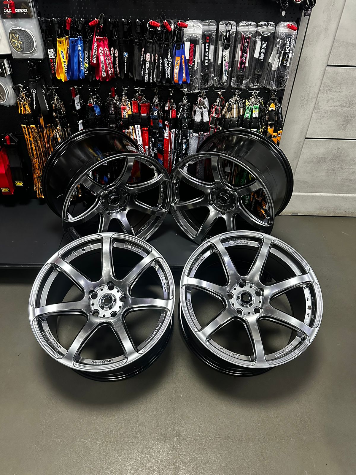 Комплект дисков Work T7R R18 8.5J ET35 5x114.3 (Hyper Black)